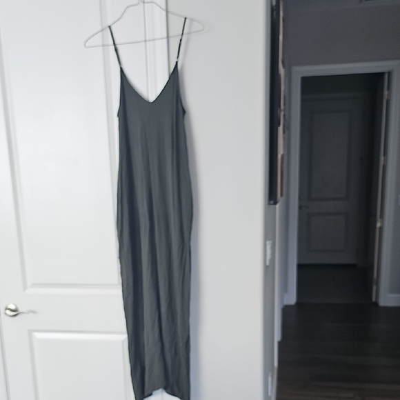 Lovestitch Green Sleeveless Slip Maxi Dress - Picture 3 of 4